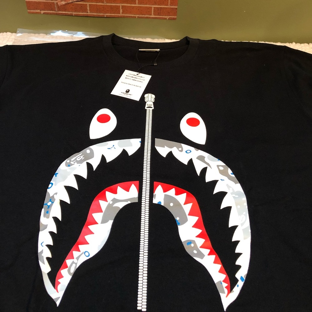 Bape space camo long sleeve shark. - Picture 4 of 6